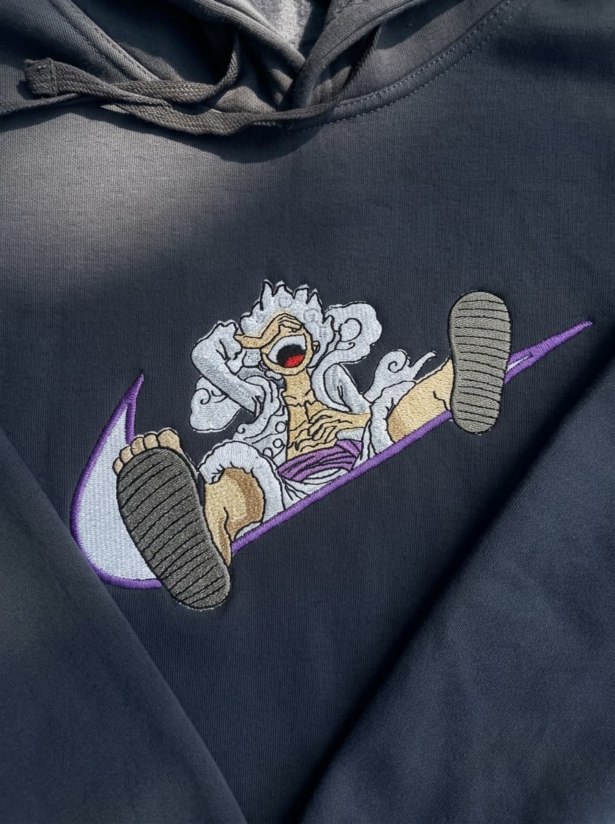 Luffy Gear 5 broderie Nike hoodie charbon