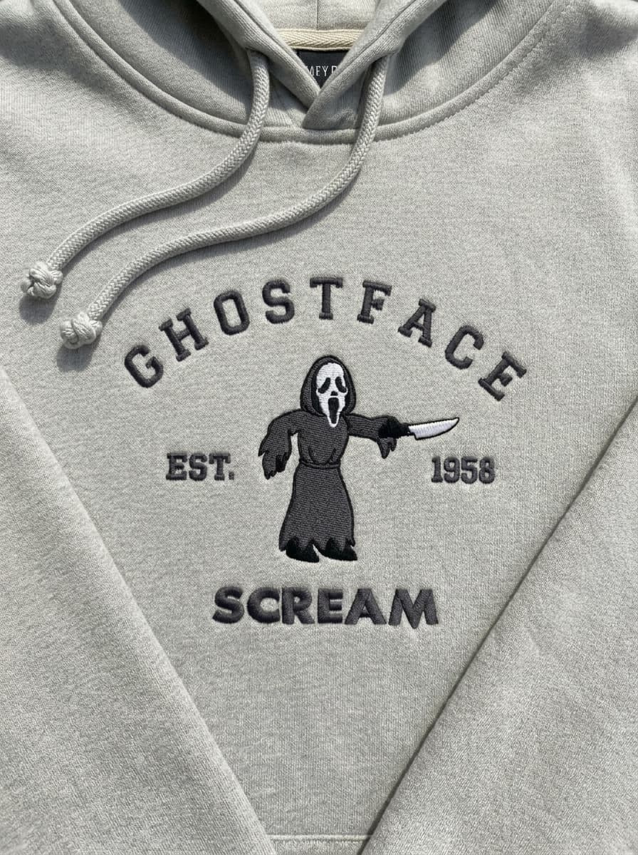 Ghostface Scream broderie varsity hoodie stone